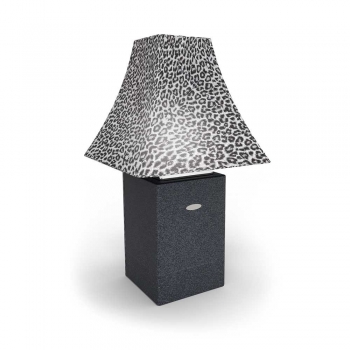 Edle Designlampe-mit-Gummisockel-und-schoenem-Lampenschirm-im-Leoparden-Muster-wetterfest