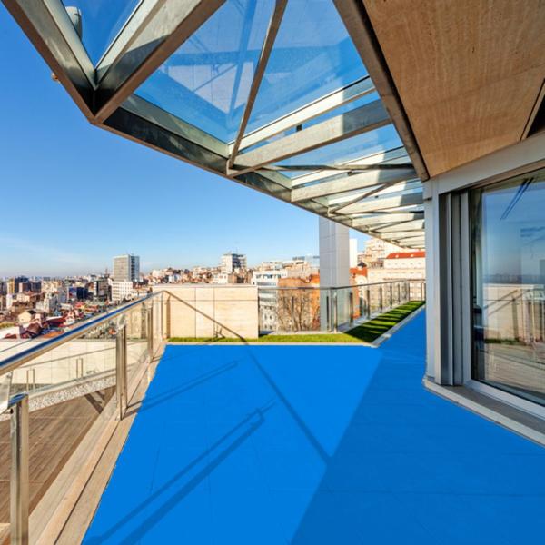 Rubber-balcony-tiles-blue-on-roof-balcony